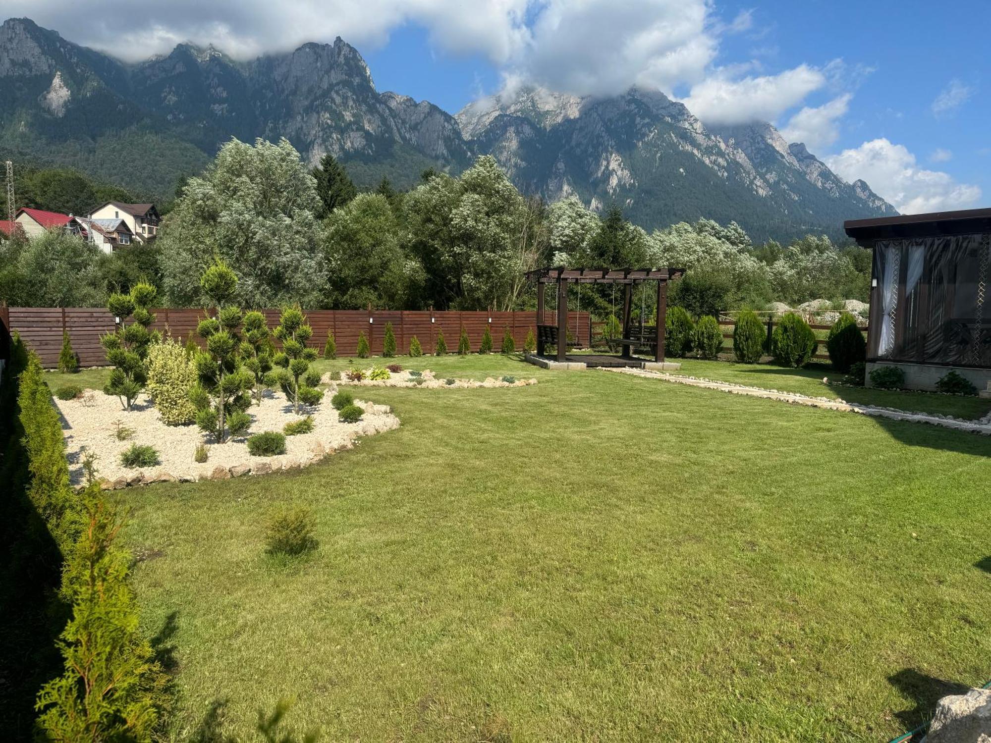 Villa Casuta Doi Ponei à Buşteni Extérieur photo